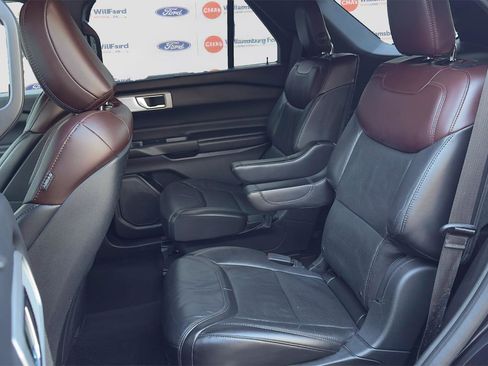 Certified 2020 Ford Explorer Platinum w/ Premium Technology Package image 6