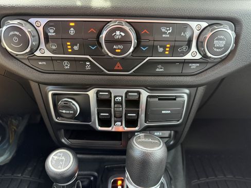 Used 2024 Jeep Gladiator Sport AWD/4WD image 24