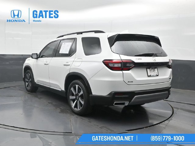 Certified 2025 Honda Pilot Touring image 8