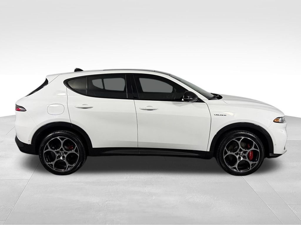 Used 2024 Alfa Romeo Tonale Veloce AWD/4WD image 6