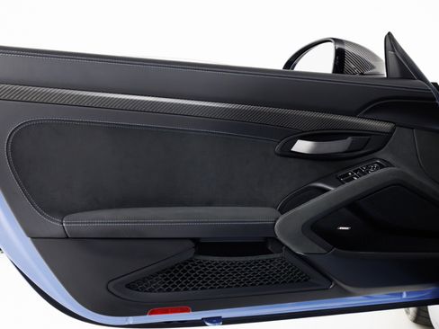 Used 2023 Porsche 718 Cayman GT4 RS RWD image 32