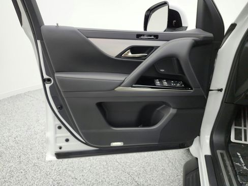 Used 2025 Lexus LX 700h F Sport image 14