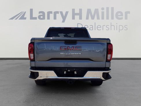 Used 2020 GMC Sierra 1500 4x4 Crew Cab w/ Sierra Value Package image 4