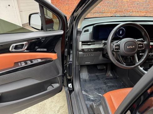 Used 2024 Kia Carnival SX image 9