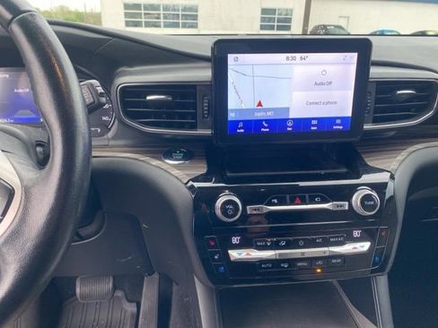 Used 2021 Ford Explorer Limited w/ Equipment Group 301A image 12