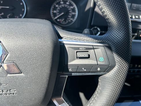 Used 2023 Mitsubishi Outlander SE Black Edition image 24