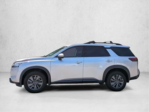 Used 2022 Nissan Pathfinder SV FWD image 9