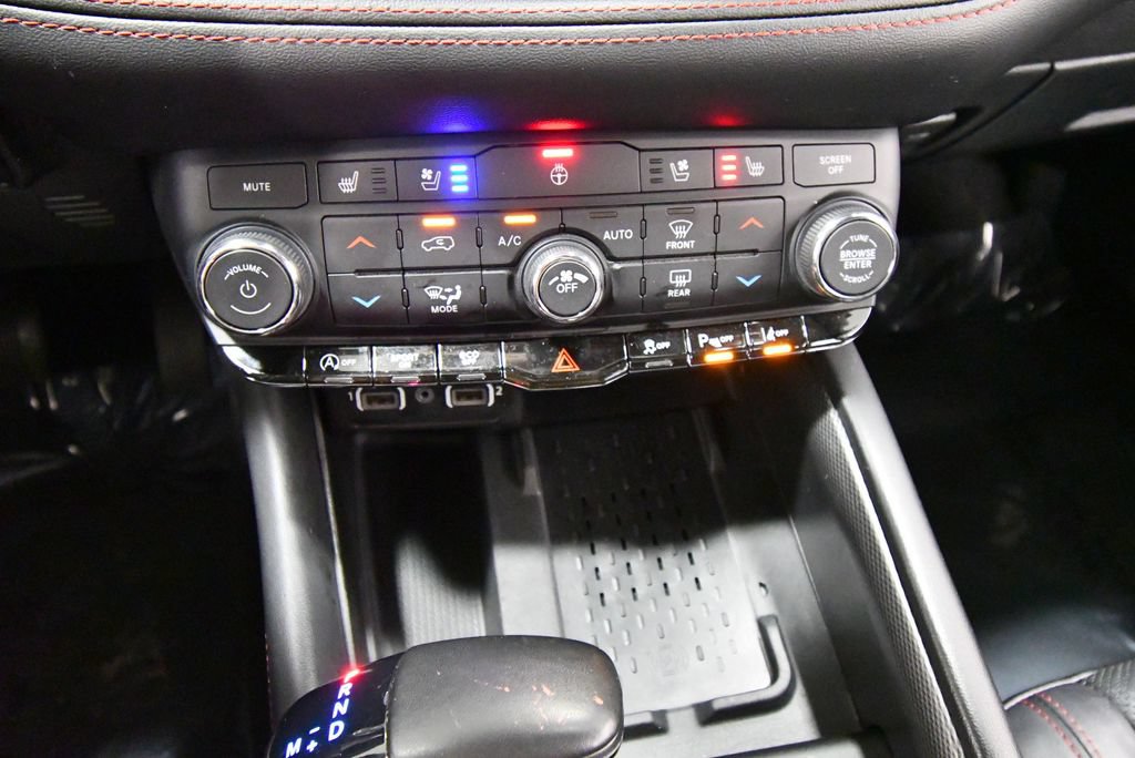 Used 2025 Dodge Durango GT AWD/4WD image 26