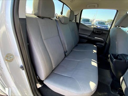 Used 2017 Toyota Tacoma SR5 image 19