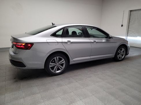 Used 2024 Volkswagen Jetta SE image 10