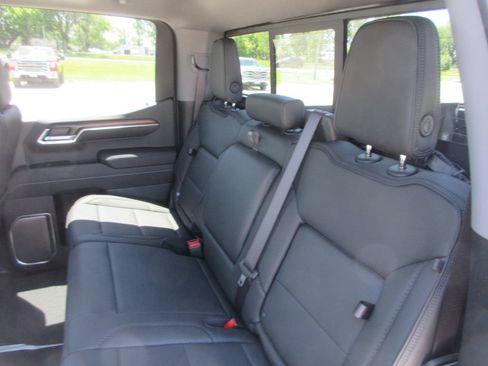 New 2026 GMC Sierra 1500 Denali w/ Denali Reserve Package AWD/4WD image 17