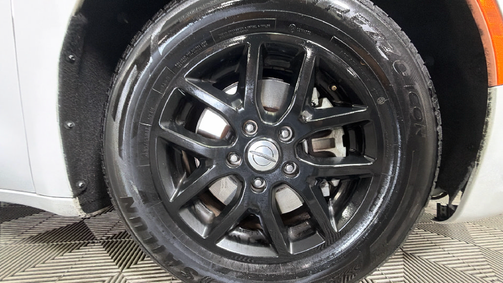 Used 2022 Chrysler Pacifica Touring-L FWD image 37