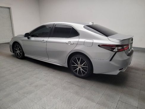 Used 2021 Toyota Camry SE w/ Carpet Mat Package (TMS) image 3