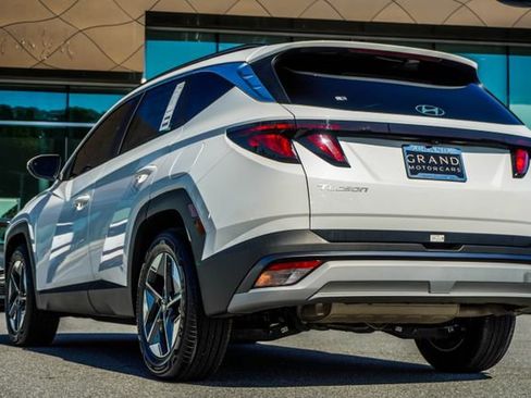 Certified 2025 Hyundai Tucson SEL FWD image 11