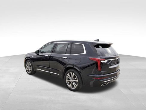 Used 2022 Cadillac XT6 Premium Luxury w/ Technology Package image 3