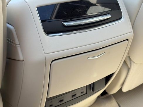 Used 2025 Cadillac Escalade Sport Platinum AWD/4WD image 8