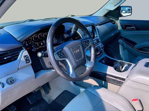 Used 2017 GMC Yukon XL SLT w/ Premium Edition RWD image 18