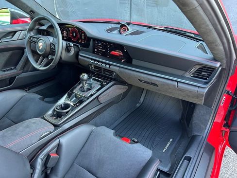 Certified 2026 Porsche 911 GT3 RWD image 23