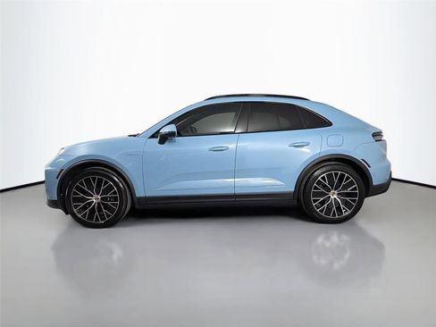 Used 2026 Porsche Macan Electric RWD image 2