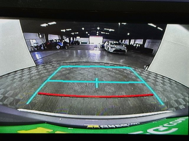 Used 2020 Toyota C-HR XLE FWD image 16