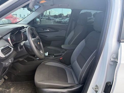 Used 2023 Chevrolet TrailBlazer LT AWD/4WD image 24