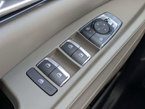 New 2026 Kia Carnival LXS FWD image 24