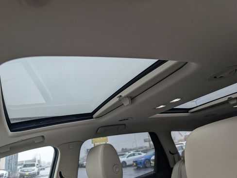 Used 2018 Buick Enclave Essence image 13