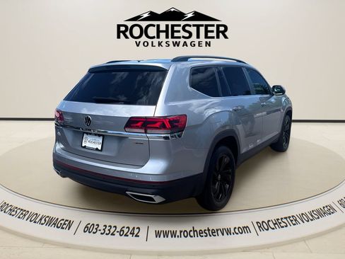 Used 2022 Volkswagen Atlas SE w/ Panoramic Sunroof Package AWD/4WD image 6