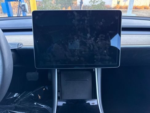 Used 2020 Tesla Model 3 Long Range image 17
