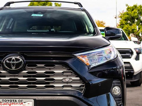 Certified 2020 Toyota RAV4 Limited image 3