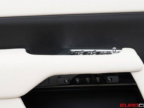 Used 2018 Rolls-Royce Dawn image 25