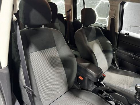 Used 2016 Jeep Patriot Sport w/ Power Value Group AWD/4WD image 38
