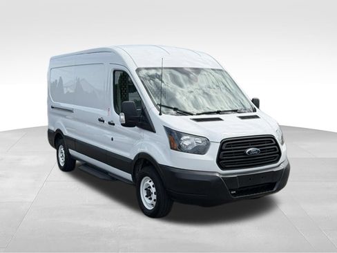 Used 2018 Ford Transit 150 148 Medium Roof RWD image 3
