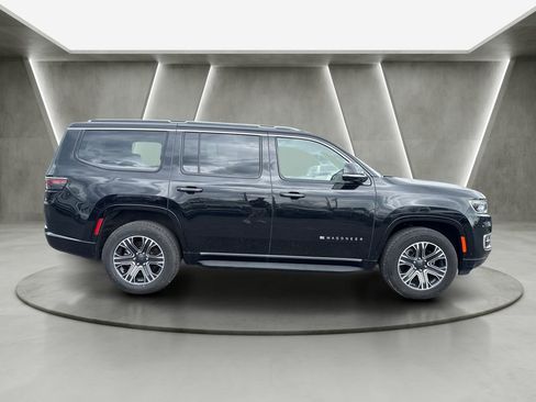 Used 2024 Jeep Wagoneer Series II AWD/4WD image 5
