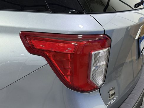 Used 2022 Ford Explorer XLT w/ Class IV Trailer Tow Package AWD/4WD image 17