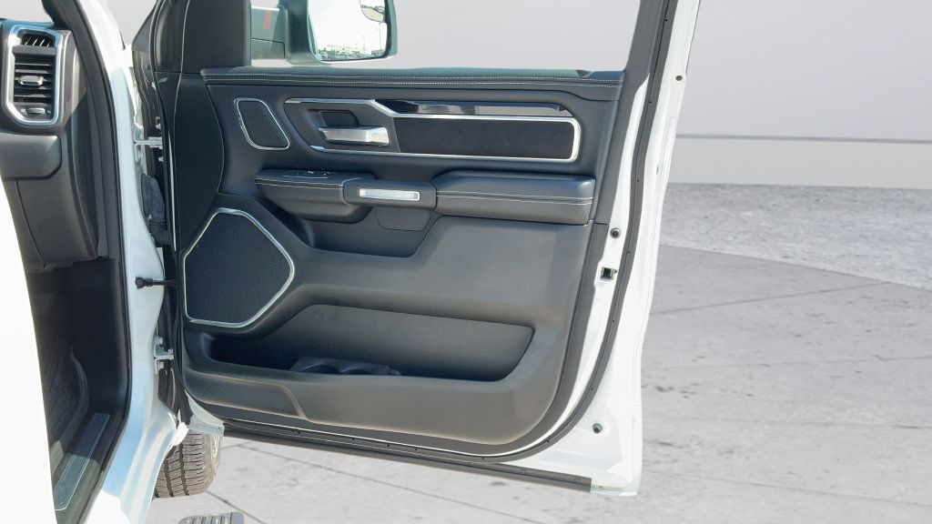 Used 2019 RAM 1500 Laramie AWD/4WD image 22