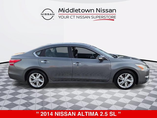 Used 2014 Nissan Altima 2.5 SL w/ Moonroof Package FWD image 2
