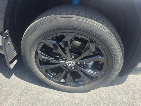 Used 2023 Toyota RAV4 XSE AWD/4WD image 9