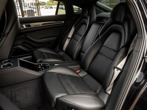 Certified 2020 Porsche Panamera 4S Executive AWD/4WD image 37