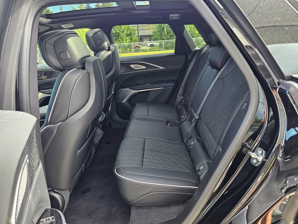 New 2026 Cadillac Lyriq V AWD/4WD image 16