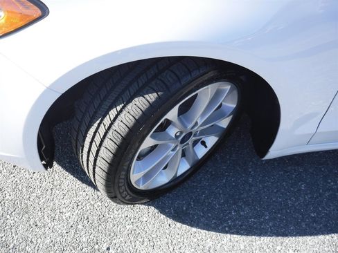 Used 2020 Ford Fusion SE FWD image 17