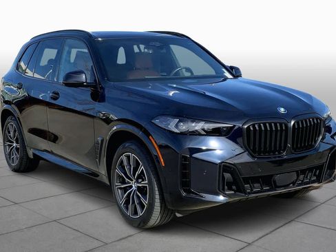 Used 2025 BMW X5 xDrive50e w/ M Sport Package image 3