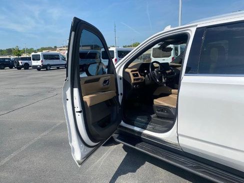 Used 2021 Chevrolet Tahoe Premier w/ Premium Package AWD/4WD image 10