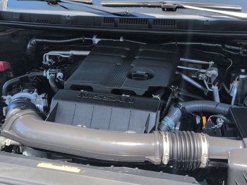 Used 2024 Nissan Frontier SV RWD image 9