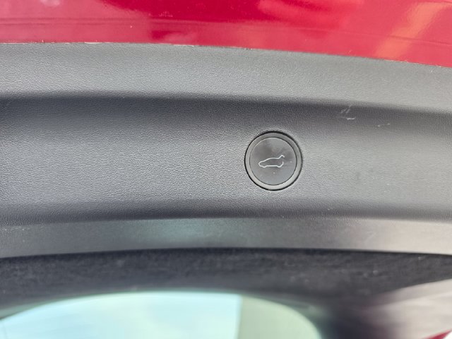 Used 2024 Tesla Model Y Long Range AWD/4WD image 69