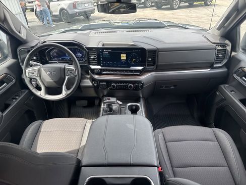 Used 2023 Chevrolet Silverado 1500 LT Trail Boss w/ Convenience Package II AWD/4WD image 18