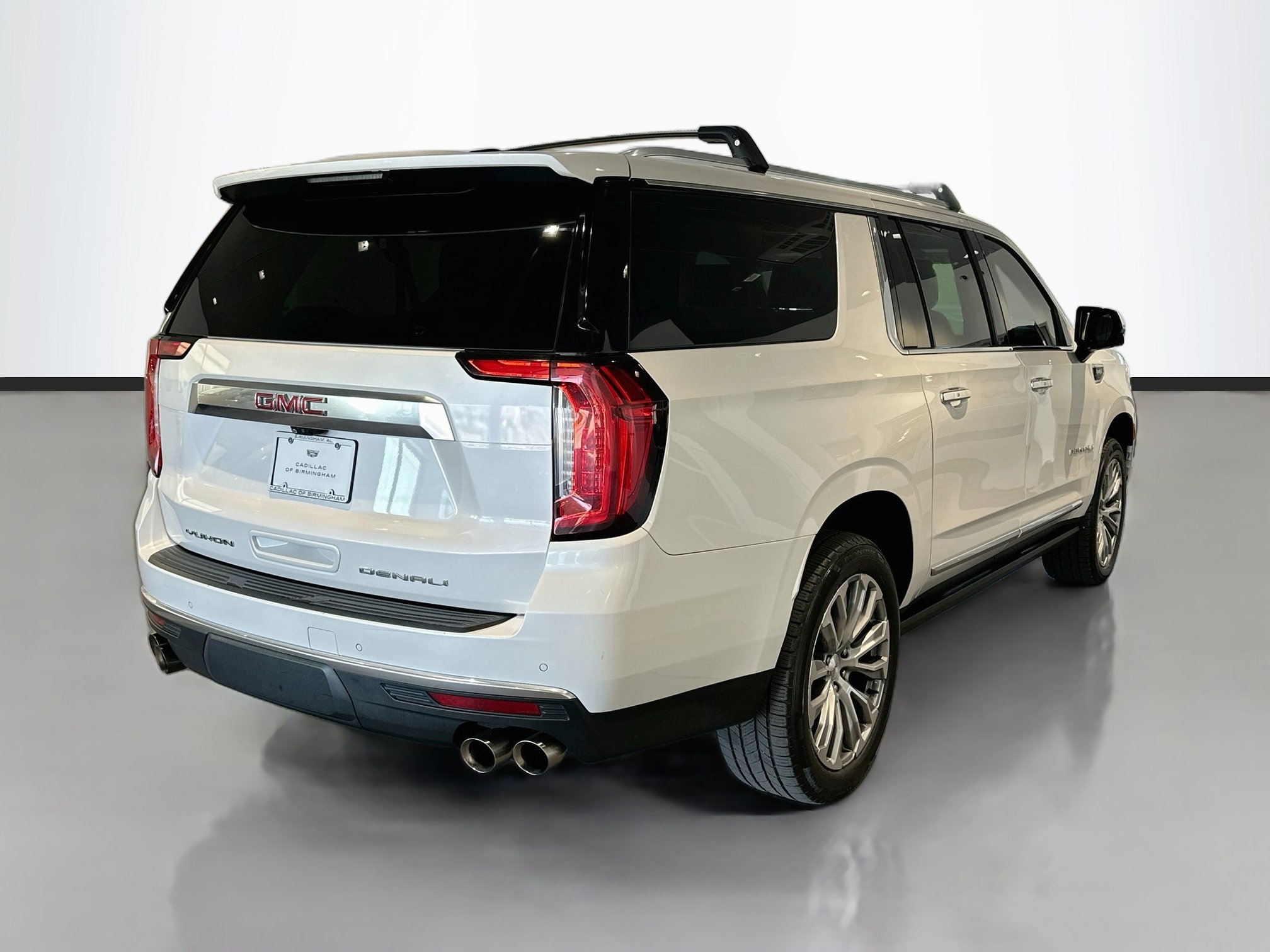 Used 2021 GMC Yukon XL Denali w/ Denali Ultimate Package AWD/4WD image 5
