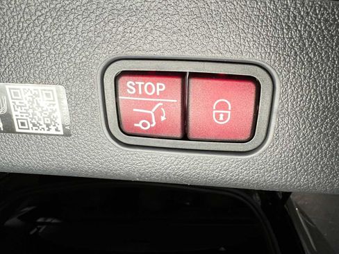 Certified 2026 Mercedes-Benz GLC 300 4MATIC image 17