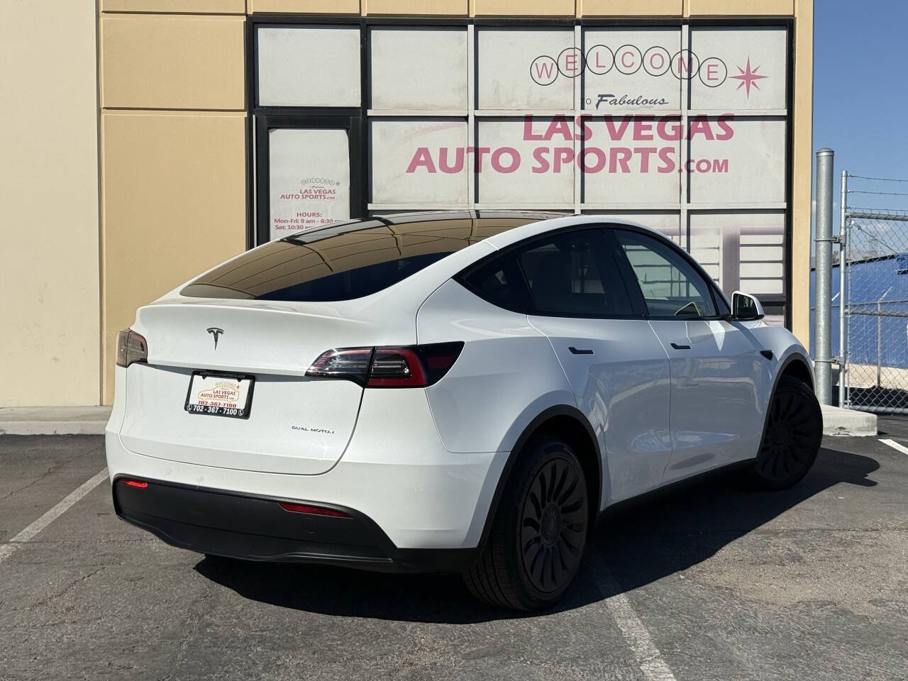 Used 2024 Tesla Model Y Long Range AWD/4WD image 7