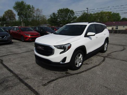 Used 2019 GMC Terrain SLE w/ Driver Convenience Package FWD image 3